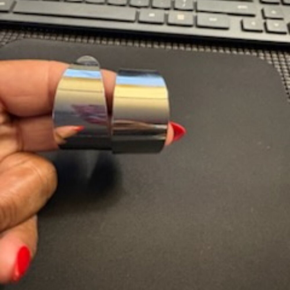 1 Pair of Silver Medium Size Gumbo Hoops